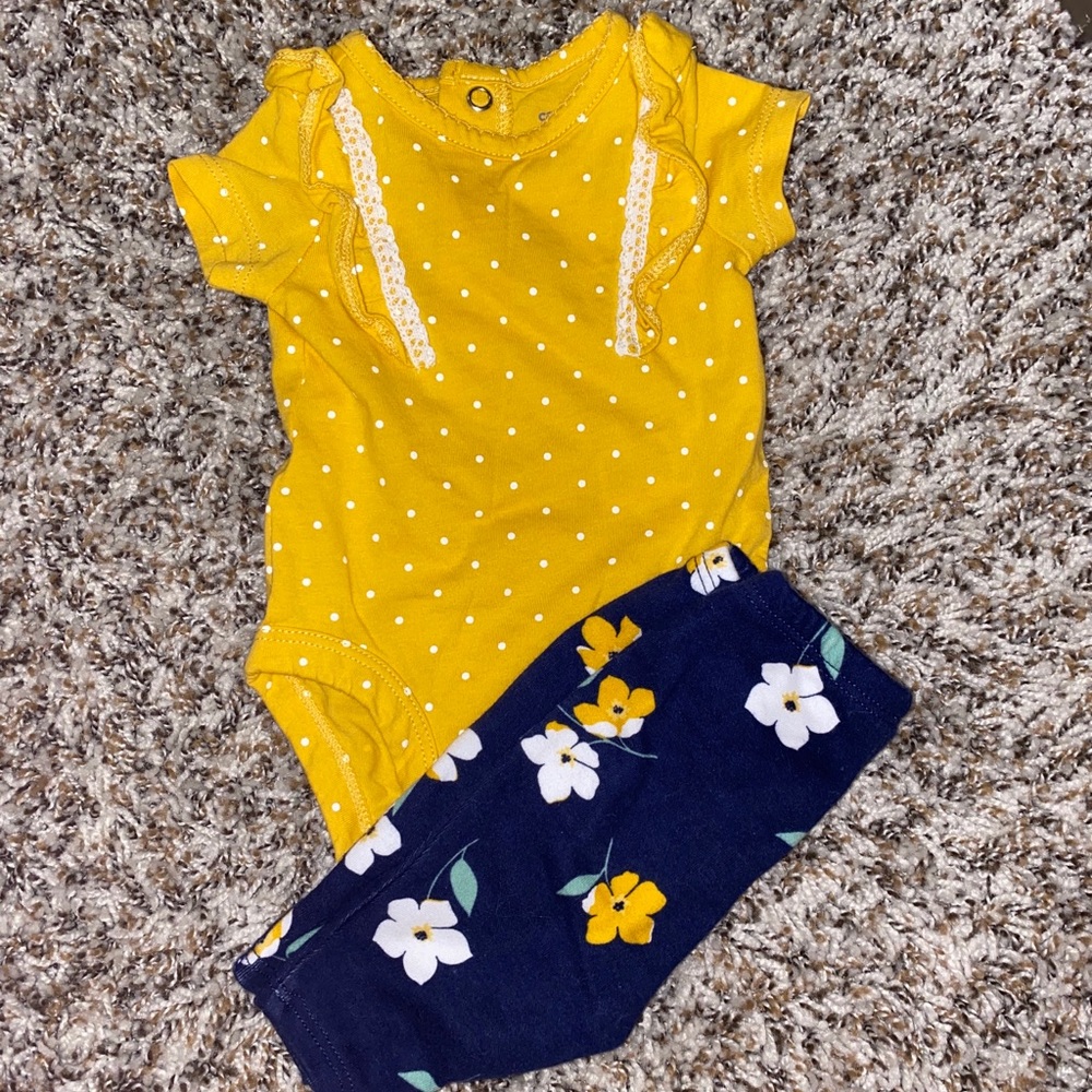 Carters 2 piece Newborn set
